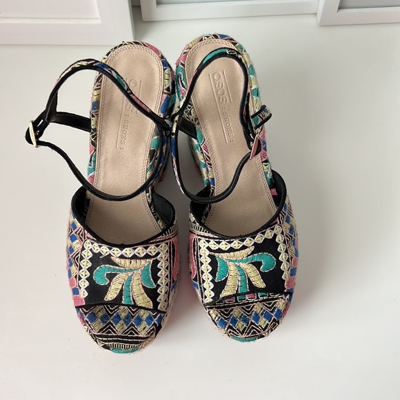 ASOS Embroidered Wedges - Picture 7 of 9